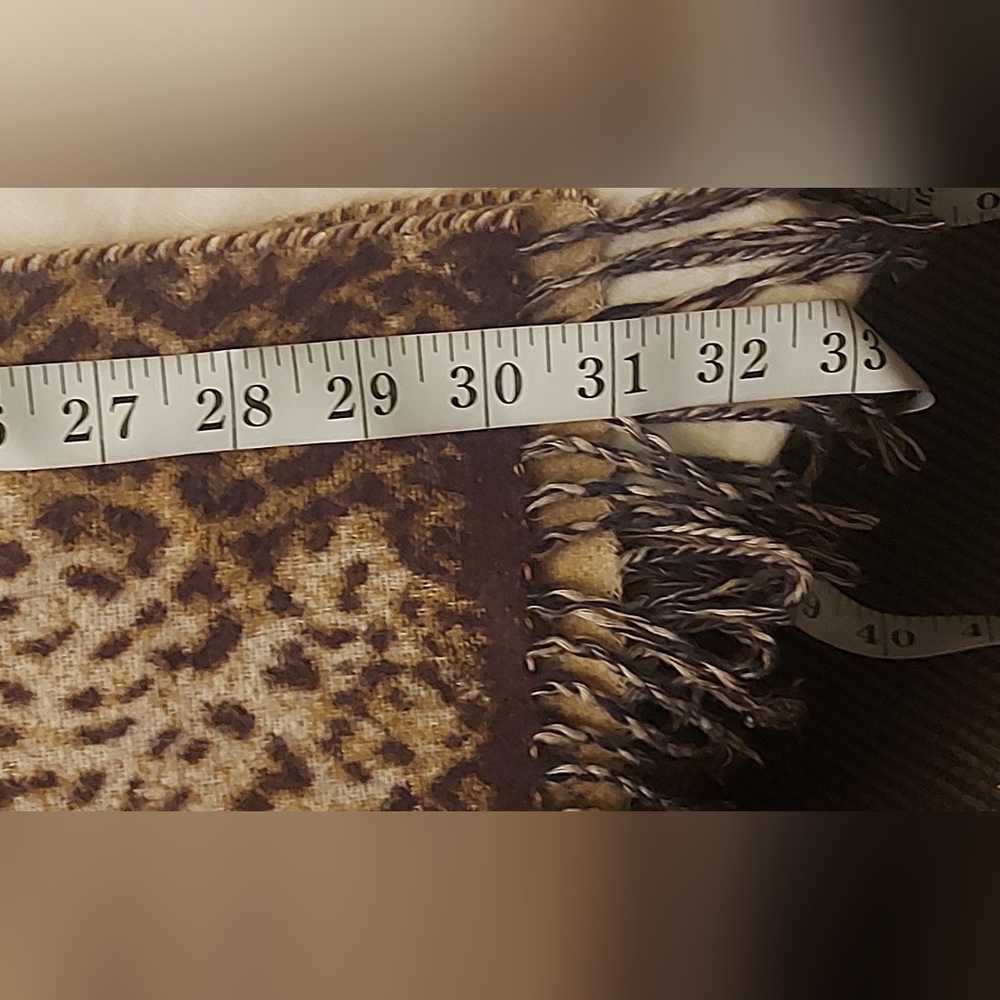Danier Leopard Print Scarf Fringe Wrap Brown Tan Classic Winter Shawl - Picture 7 of 10